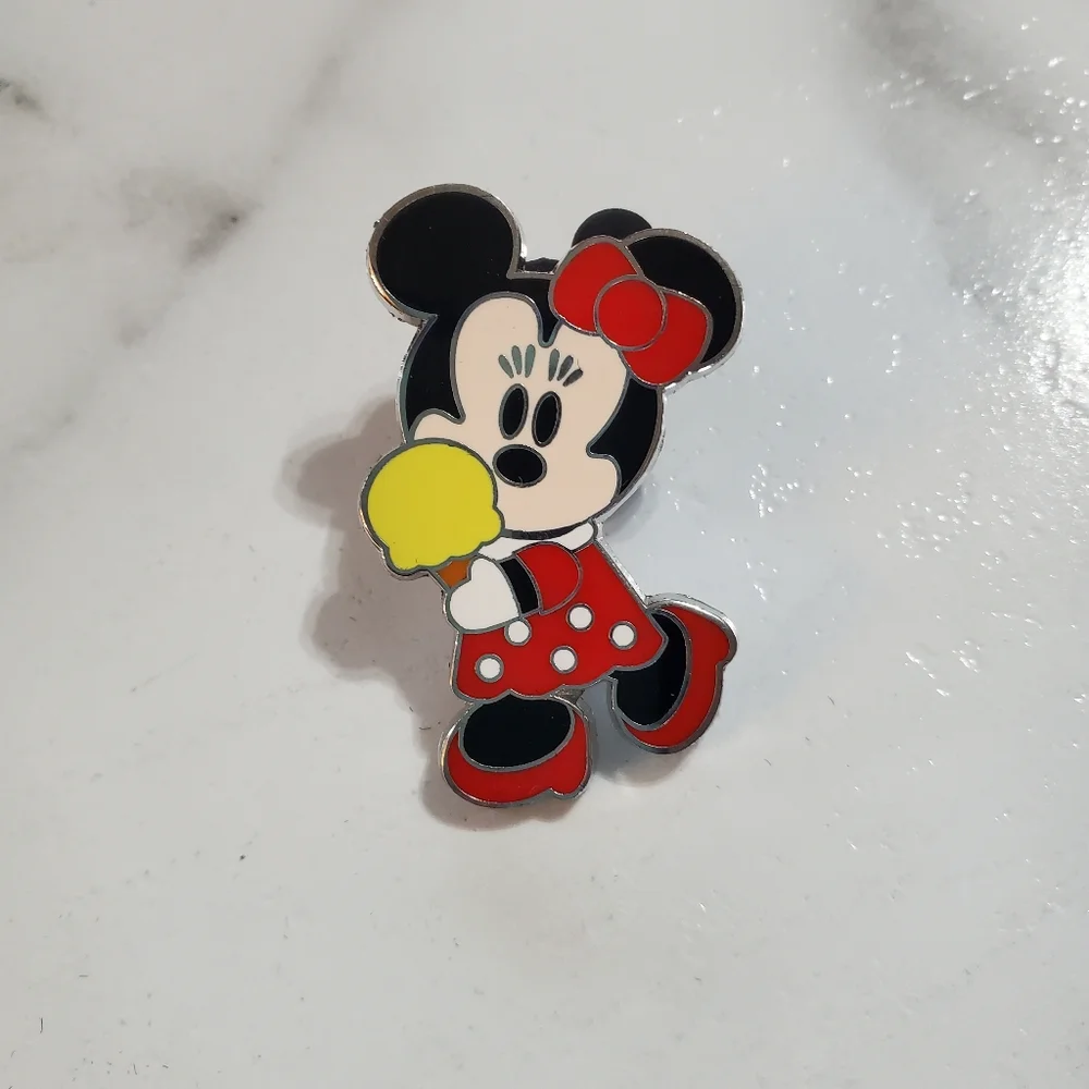 Lot of 4 Disney Pins Minnie Mouse, Daisy Duck, Marie & Bambi